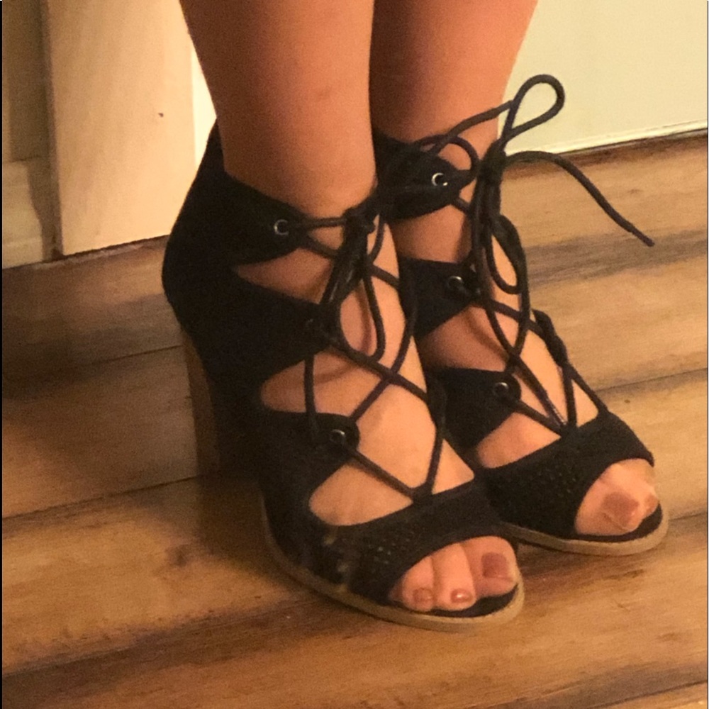 Report brand heels size 8